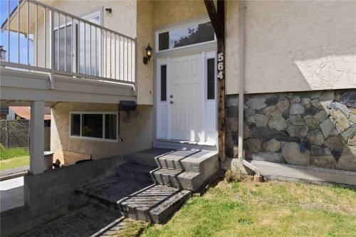 564 Oconnell Pl, Saanich, BC 