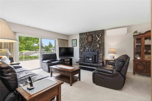 564 Oconnell Pl, Saanich, BC 