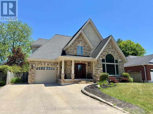 241 4Th Street Crescent, Hanover, ON 