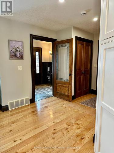 241 4Th Street Crescent, Hanover, ON 