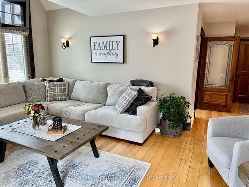 241 4Th Street Crescent, Hanover, ON 