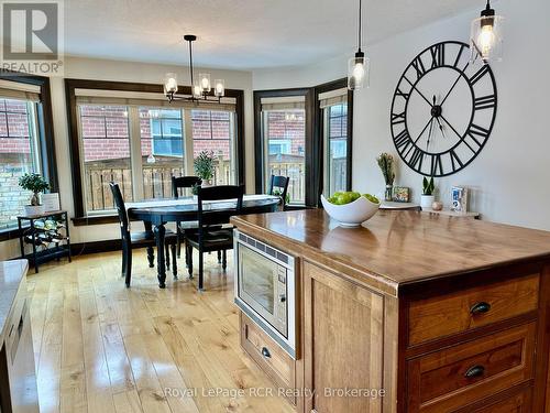 241 4Th Street Crescent, Hanover, ON 