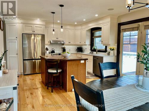 241 4Th Street Crescent, Hanover, ON 