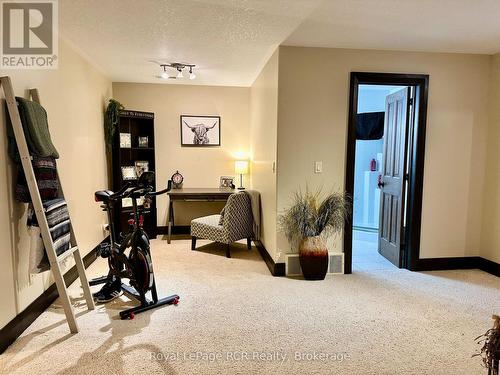 241 4Th Street Crescent, Hanover, ON 