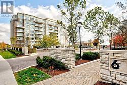 612 - 15 STOLLERY POND CRESCENT Markham, ON L6C 0Y4