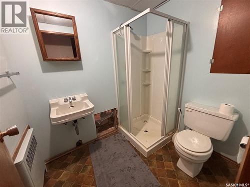 212 3Rd Avenue E, Kindersley, SK 