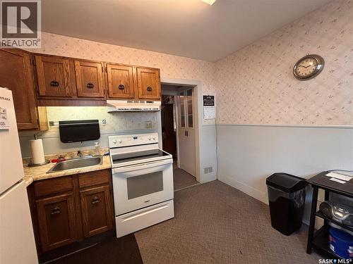 212 3Rd Avenue E, Kindersley, SK 