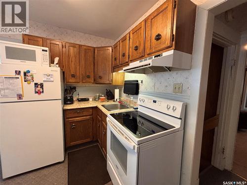 212 3Rd Avenue E, Kindersley, SK 