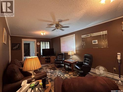 212 3Rd Avenue E, Kindersley, SK 
