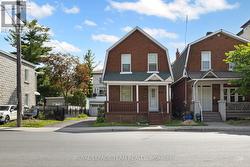 35 SPRINGFIELD ROAD  Ottawa, ON K1M 1C8