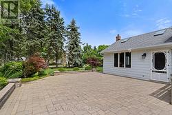 Excellent patio area for summer barbecues. - 