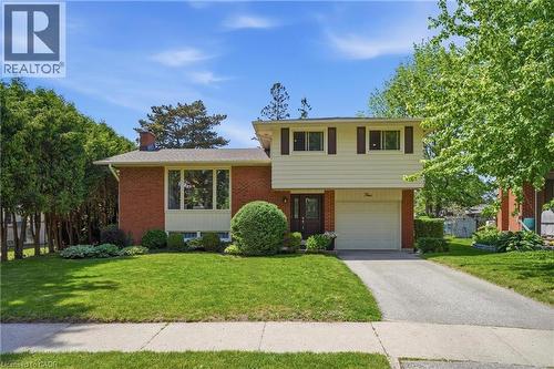 4 BRADLEY Place  Kitchener, ON N2A 2B3