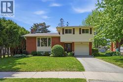 4 BRADLEY Place  Kitchener, ON N2A 2B3