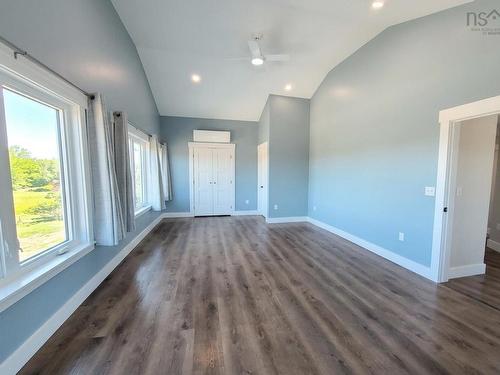 2351 Ostrea Lake Road, Ostrea Lake, NS - Indoor Photo Showing Other Room