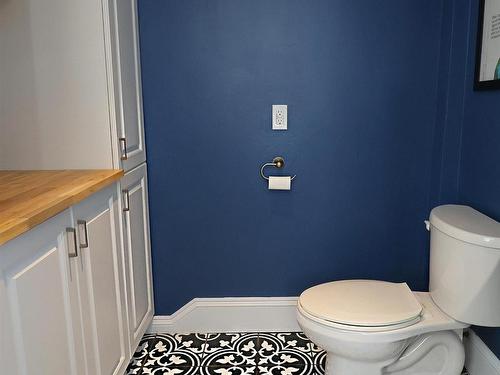 68 Bayfield Street, Charlottetown, PE - Indoor Photo Showing Bathroom