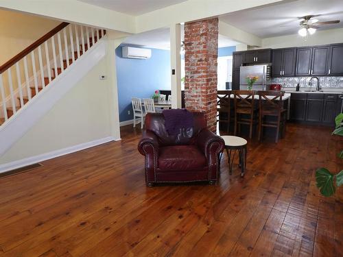 68 Bayfield Street, Charlottetown, PE - Indoor Photo Showing Living Room