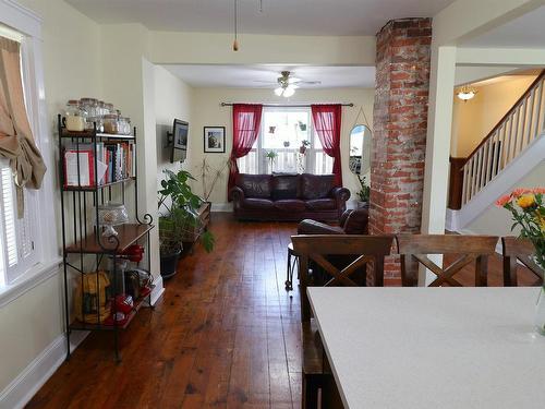 68 Bayfield Street, Charlottetown, PE - Indoor Photo Showing Living Room