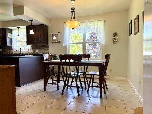 18 Fletcher Drive, Amherst, NS 