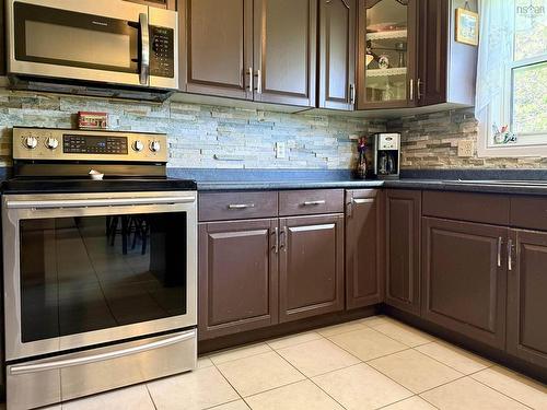18 Fletcher Drive, Amherst, NS 