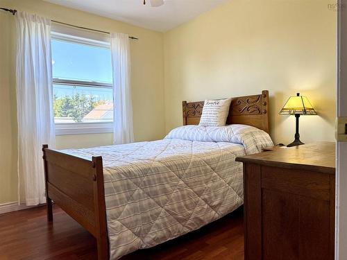 18 Fletcher Drive, Amherst, NS 