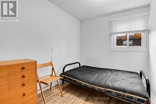 B - 902 Elmsmere Road, Ottawa, ON 