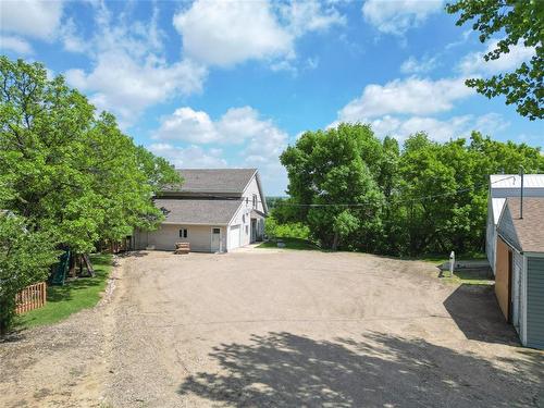98041 40 N Road, Wawanesa, MB 