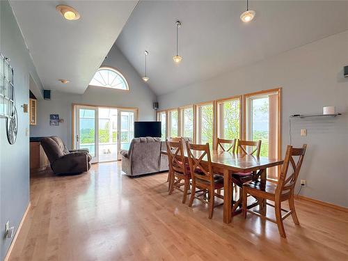98041 40 N Road, Wawanesa, MB 