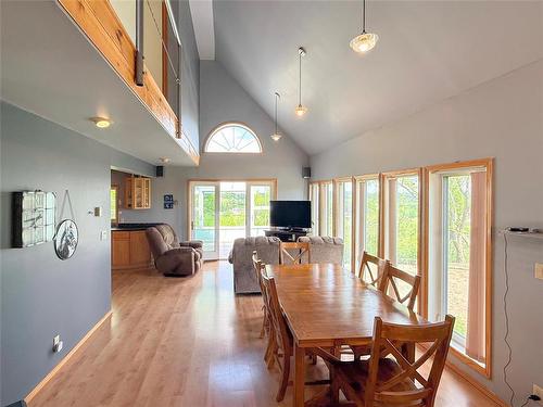 98041 40 N Road, Wawanesa, MB 