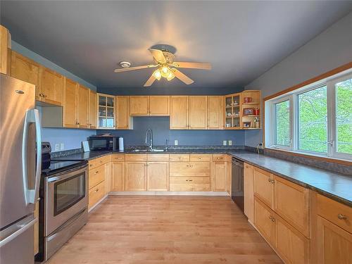 98041 40 N Road, Wawanesa, MB 