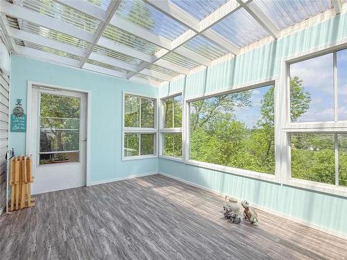 98041 40 N Road, Wawanesa, MB 