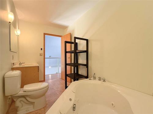 98041 40 N Road, Wawanesa, MB 