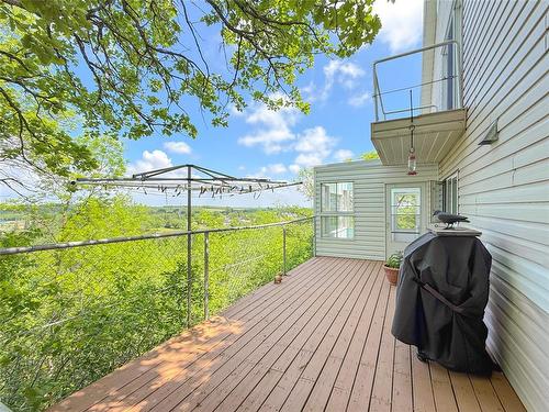 98041 40 N Road, Wawanesa, MB 