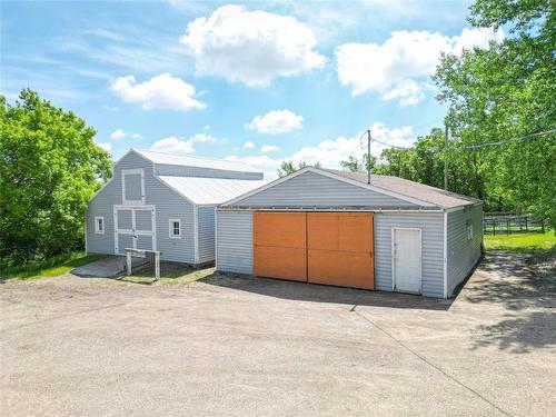 98041 40 N Road, Wawanesa, MB 