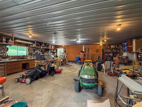 98041 40 N Road, Wawanesa, MB 