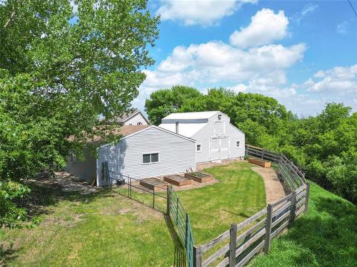 98041 40 N Road, Wawanesa, MB 