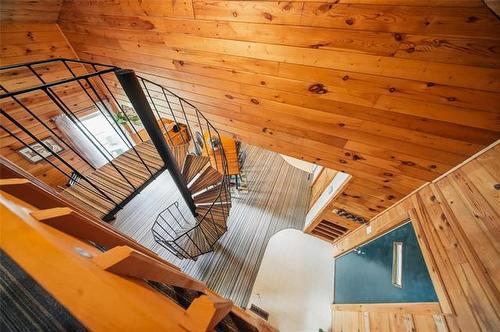 2 East Shore Rd, Moose Lake, MB 