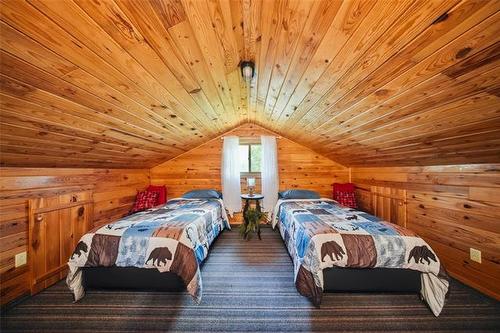 2 East Shore Rd, Moose Lake, MB 