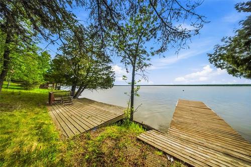 2 East Shore Rd, Moose Lake, MB 