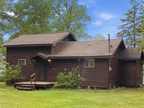 2 East Shore Rd, Moose Lake, MB 