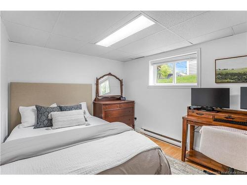 8 Grant St, Fredericton, NB 