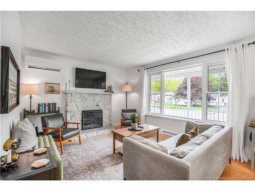 8 Grant St, Fredericton, NB 