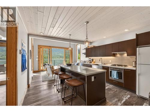 6506 Littlewood Road, Nelson, BC - Indoor Photo Showing Kitchen With Upgraded Kitchen