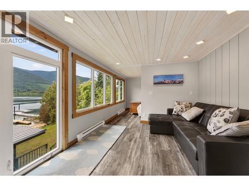 6506 Littlewood Road, Nelson, BC - Indoor