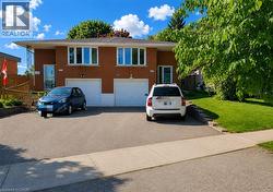 637B SILVERBIRCH Road Waterloo, ON N2L 4R4