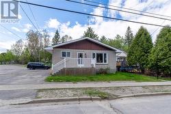 32 Edward Avenue Coniston, ON P0M 1M0