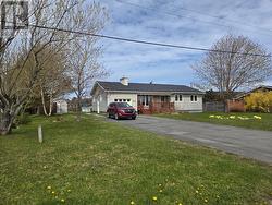 15 Gaudon Lane Kippens, NL A2N 1B5