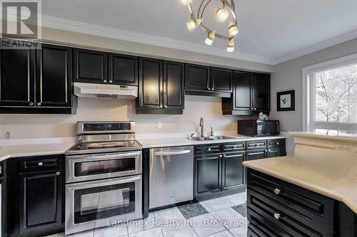 Kitchen - 5423 Planter'S Wood Court, Mississauga, ON 