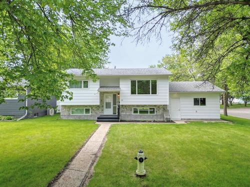 10 Wakomma Drive  Brandon, MB R7B 3A4
