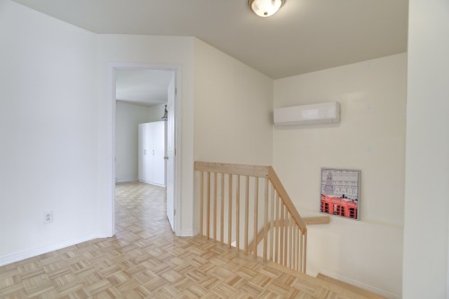 Staircase - 5985 Rue Du Cygne, Brossard, QC 