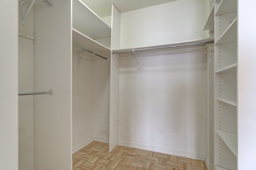 Closet - 5985 Rue Du Cygne, Brossard, QC 